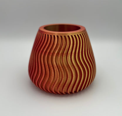 Plant pot - wavy pattern